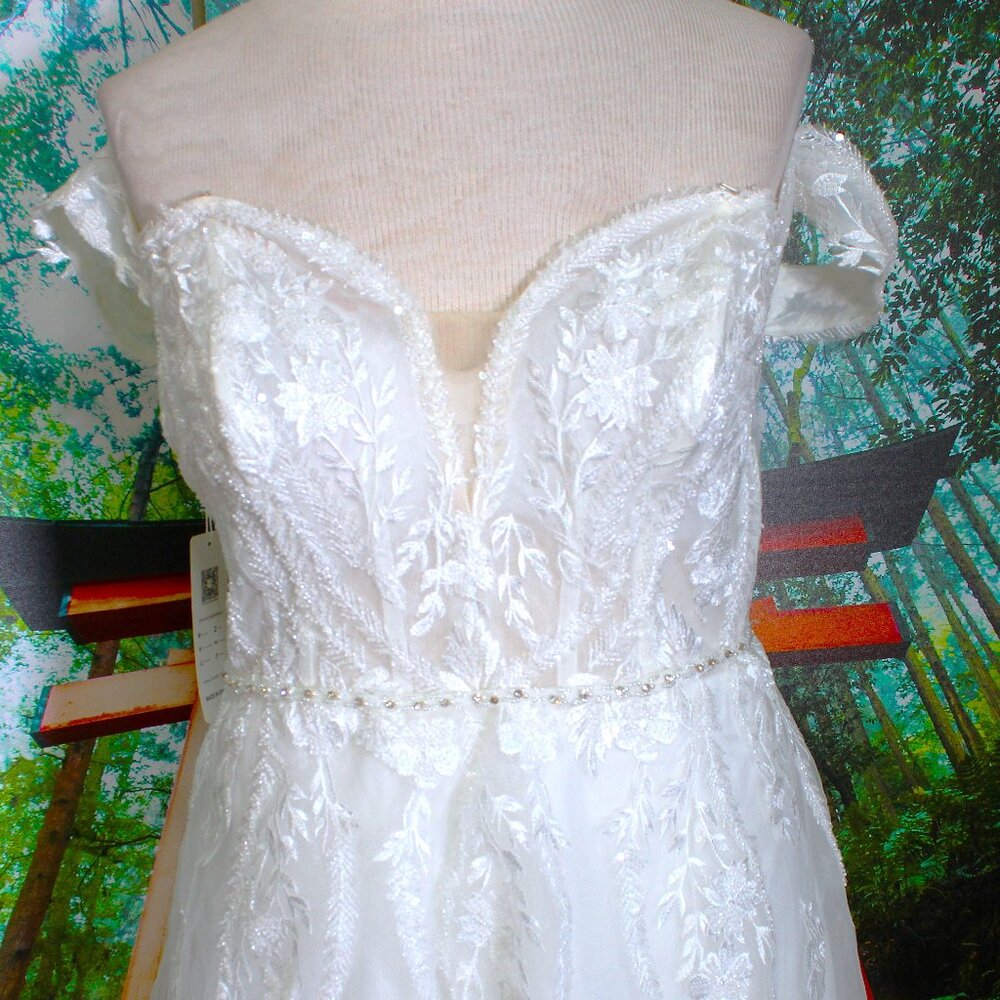 BEADED WEDDING DRESS IVORY, 22 PLUS NWT